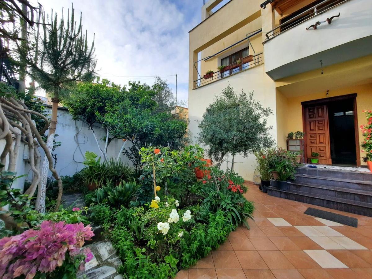 Guest Room Near Historical Center Vlorë Exterior foto