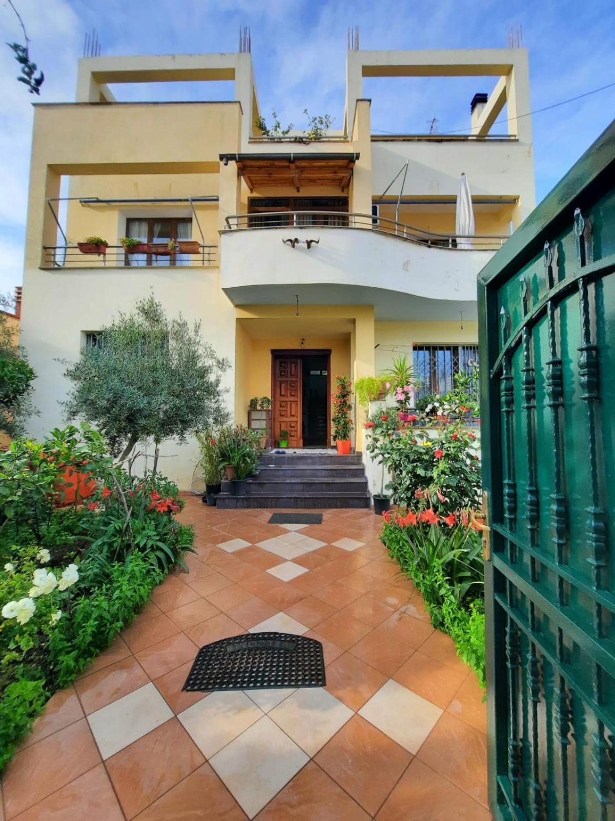 Guest Room Near Historical Center Vlorë Exterior foto